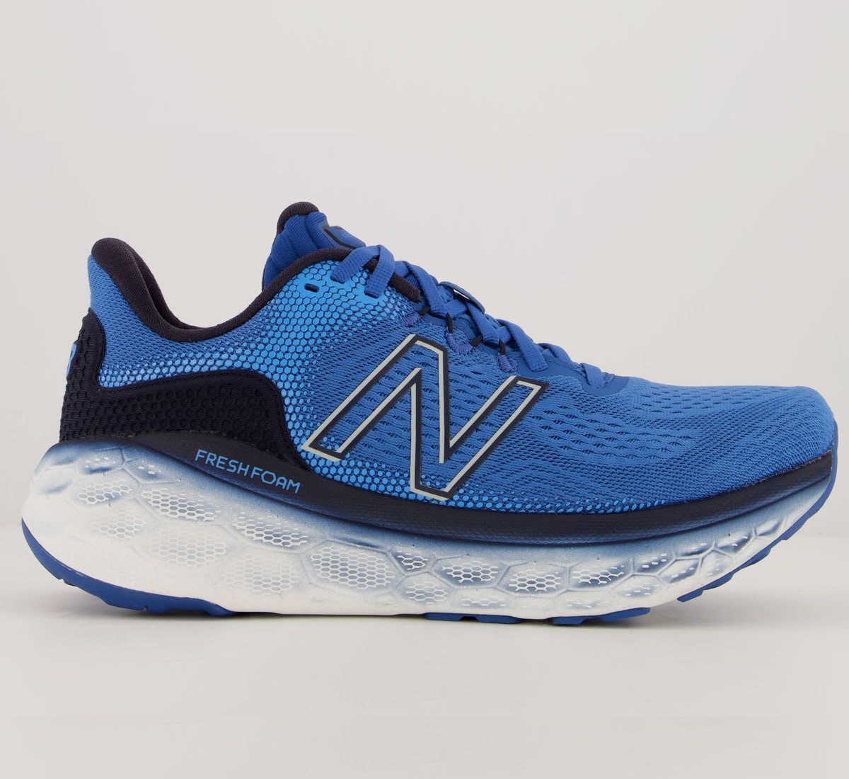 Foto do tênis New Balance Fresh Foam More v3